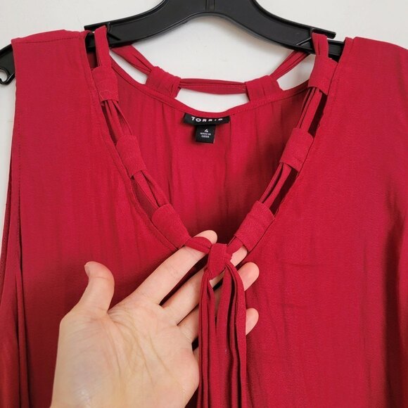 Torrid Cut Out Burgundy Red Tie Neck Crepe Sleeveless Tank Top Blouse Size 4X - Picture 7 of 13